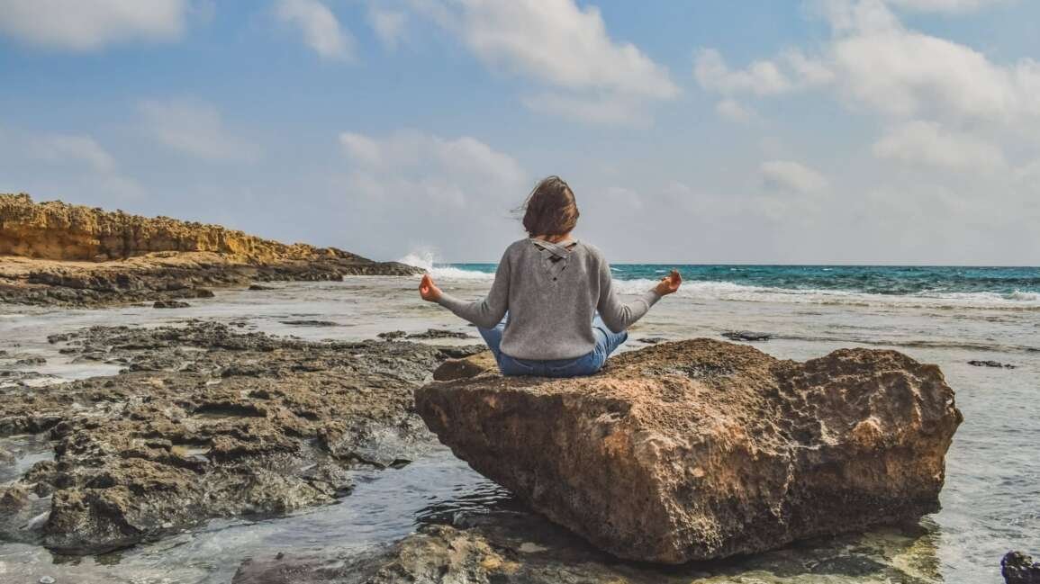 Relájate y deja que te guiemos a través de tu primera meditación